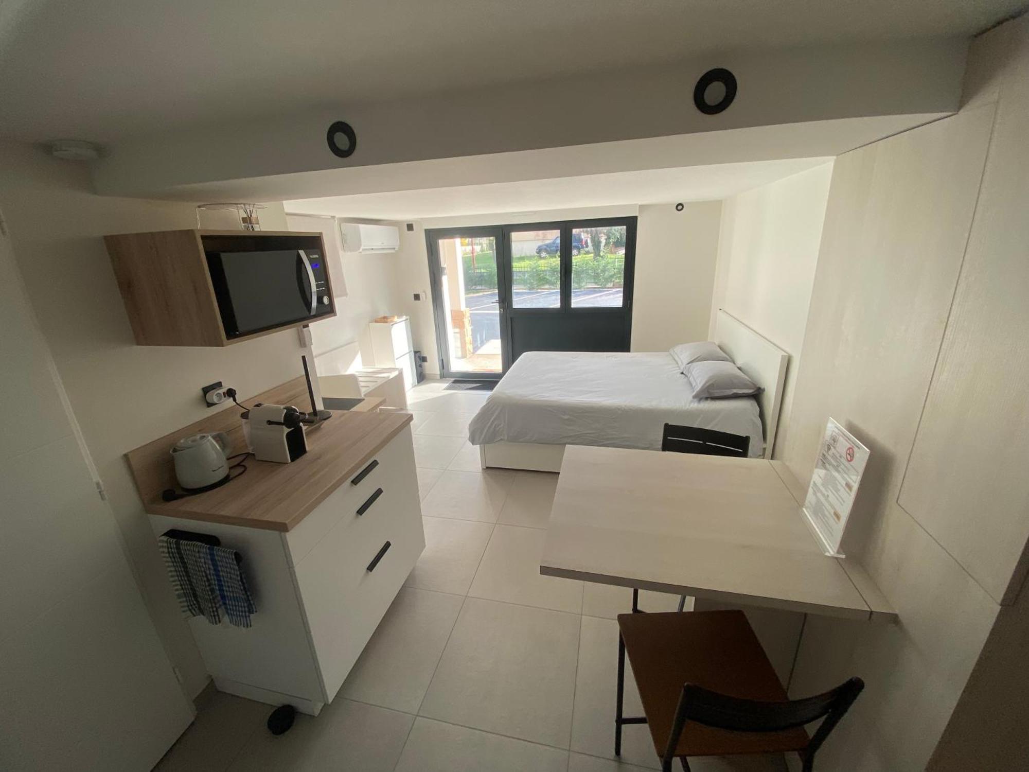 Studio Chez L'Habitant Avec Piscine Commune Grieges Экстерьер фото